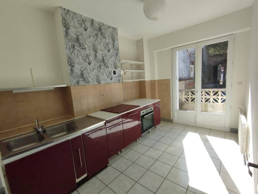 Appartement 3 pièces 72 m² · à Decazeville · 72 m² · 470 €