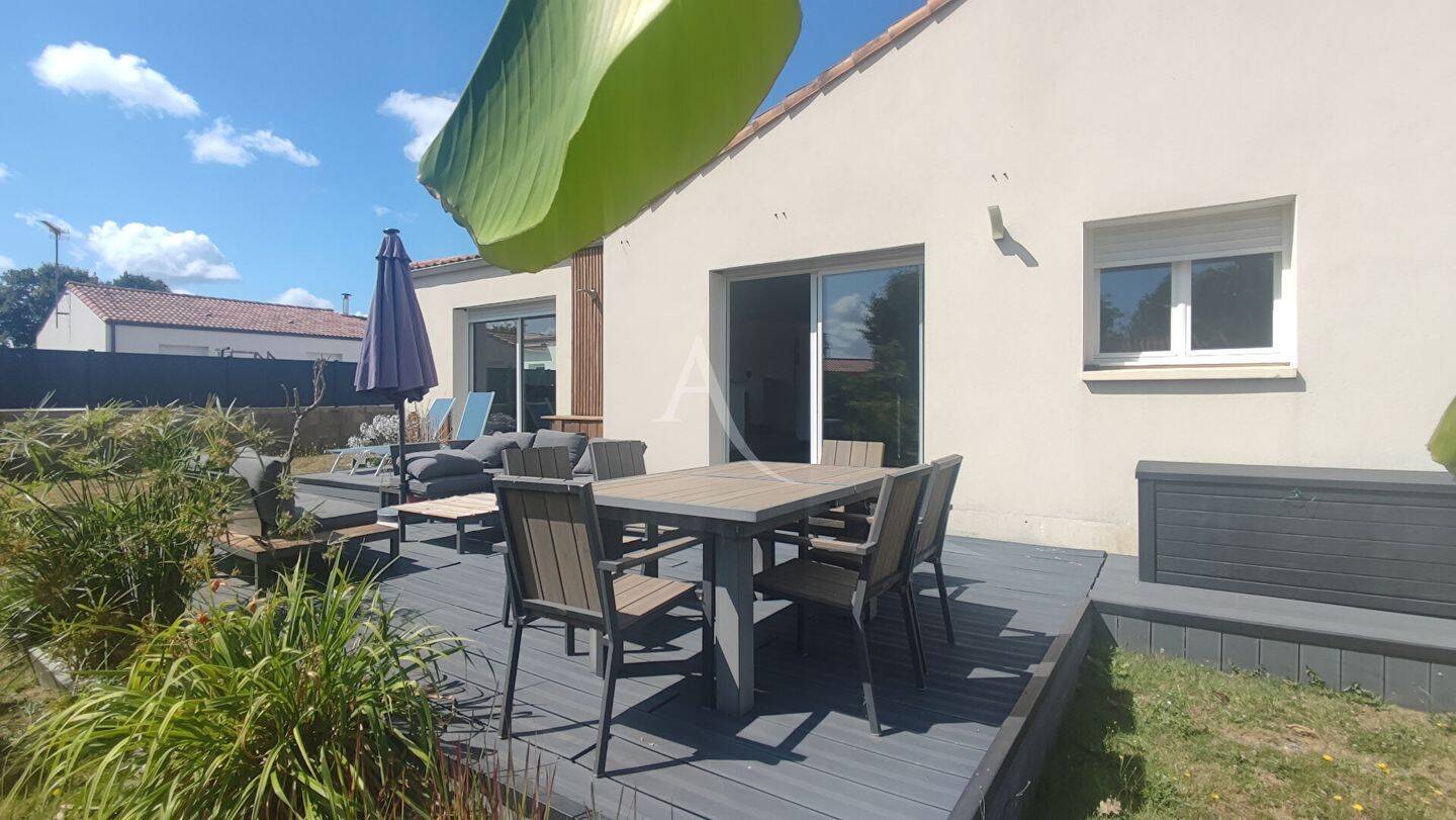 Maison 5 pièces 145 m² · à Le Poiré-sur-Vie · 144,5 m² · 274 000 €