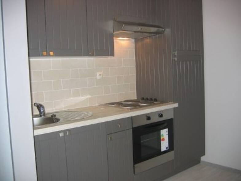 Appartement à louer 505 € 1 pièce 34 m² Étage 2/1 disponible à partir du 23/07/2025 Saint Alyre Clermont-Ferrand 63000