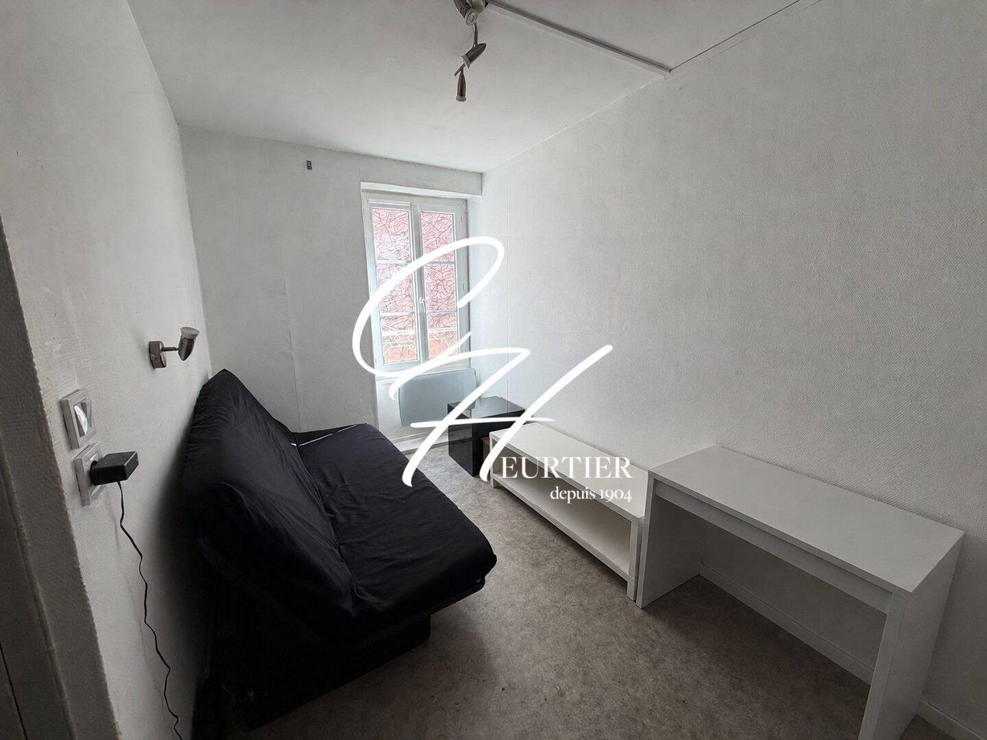 Appartement 1 pièce 17 m² · à Voiron · 16,9 m² · 325 €/mois