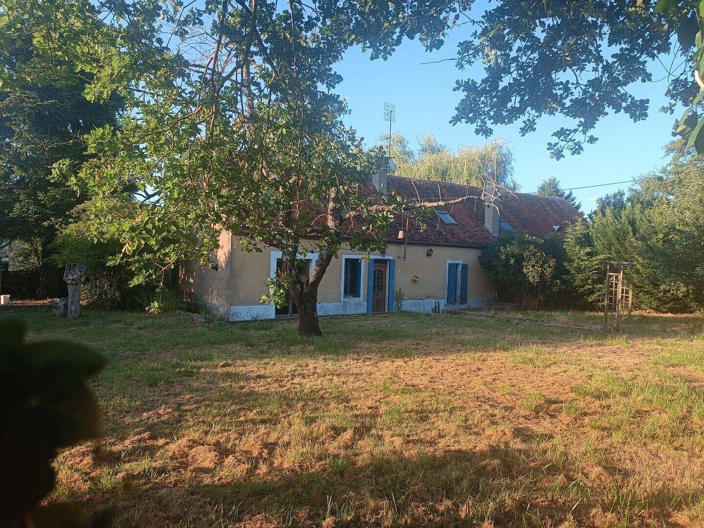 Maison 9 pièces 189 m² · à Ainay-le-Château · 189 m² · 149 800 €