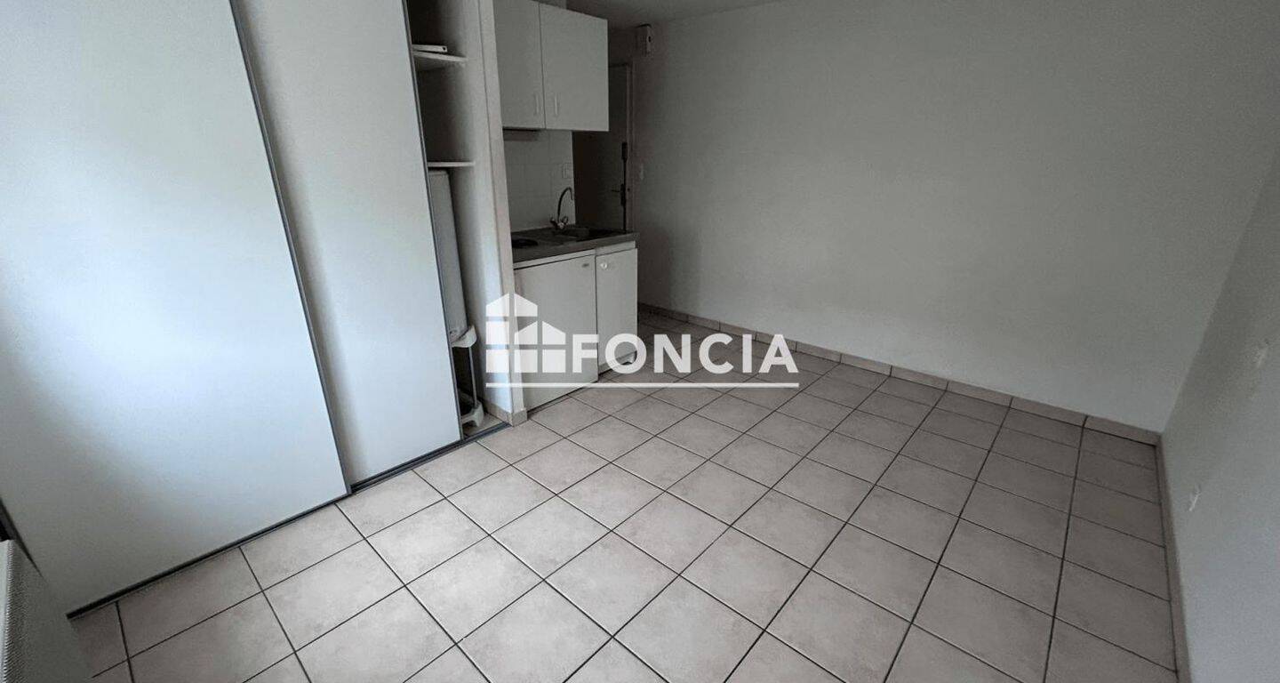 Appartement 1 pièce 16 m² · à La Roche-sur-Yon · 16 m² · 330 €/mois