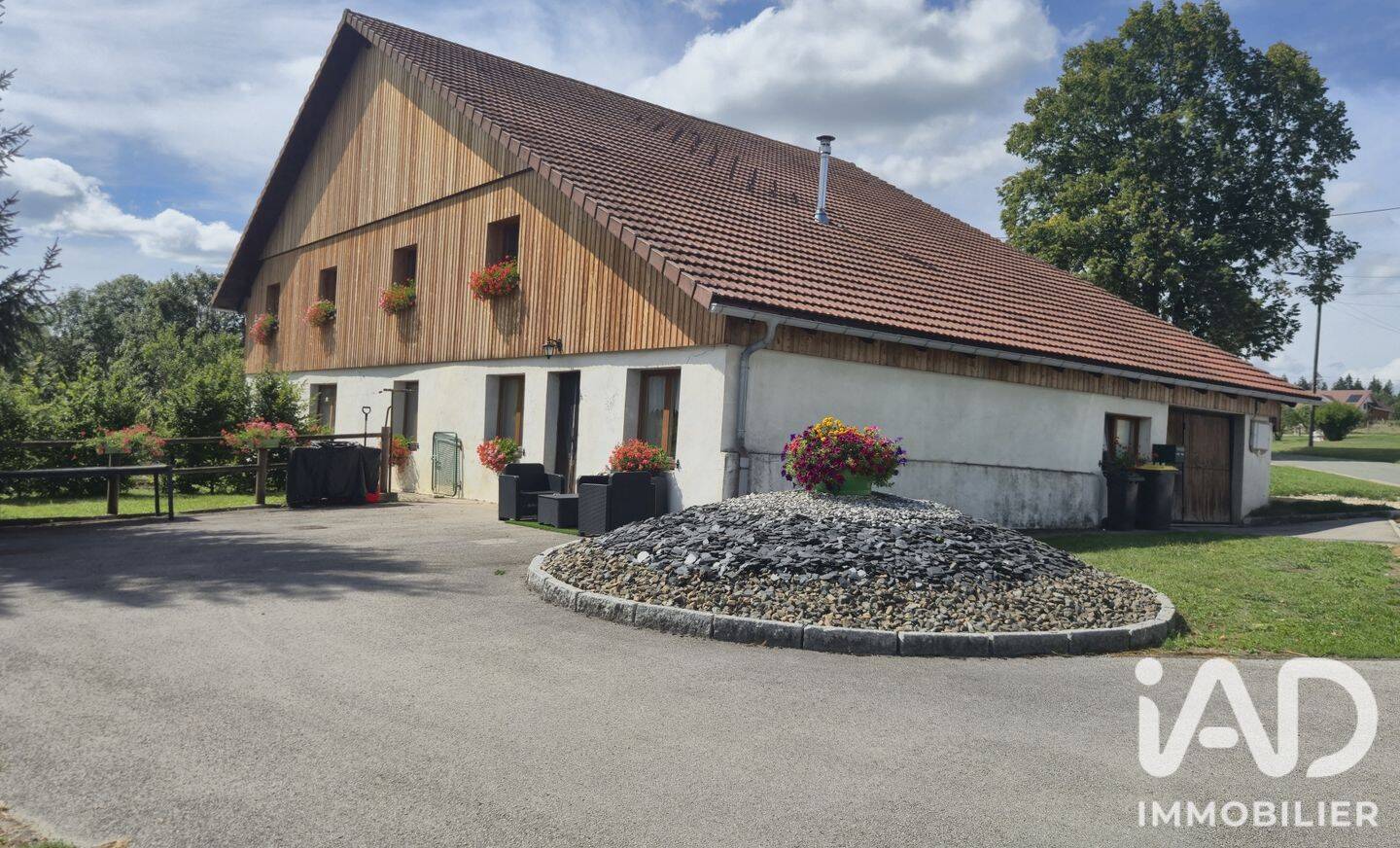 Maison 8 pièces 250 m² · à Les Combes · 250 m² · 739 000 €