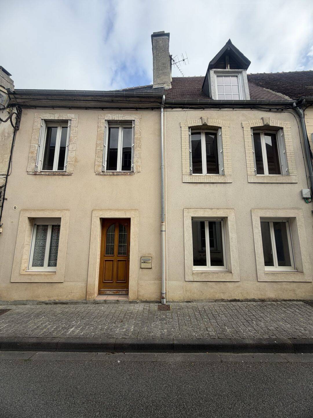 Maison 5 pièces 108 m² · à Sées · 107,7 m² · 85 000 €