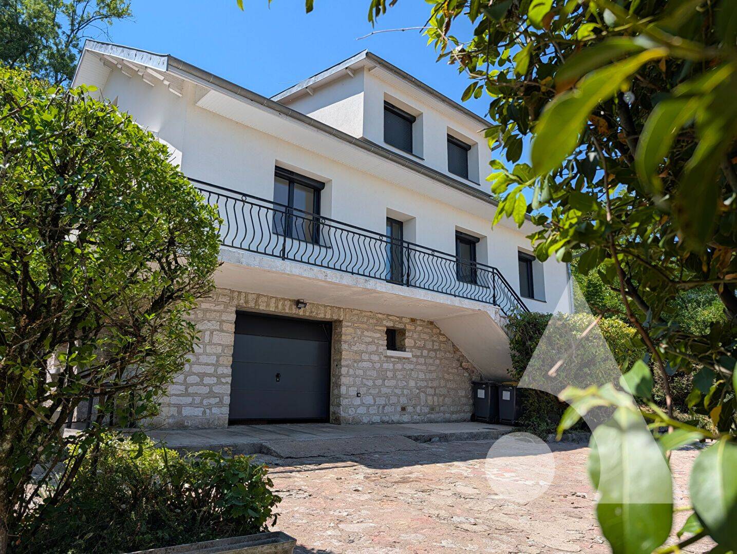 Maison 7 pièces 161 m² · à Dole · 161 m² · 300 000 €