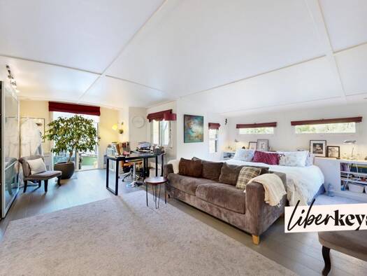 Péniche à vendre 1 866 000 € 6 pièces 4 chambres 220 m² 95 m² de terrain Ile de la Jatte Neuilly-sur-Seine 92200