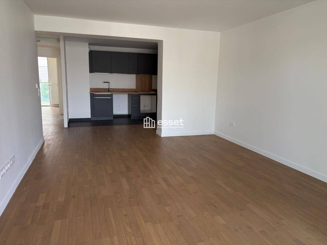 Appartement 5 pièces 103 m² · à Suresnes · 102,6 m² · 2 800 €