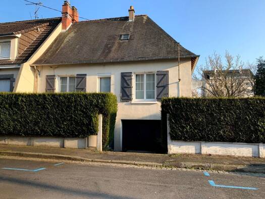 Maison à vendre 355 000 € 5 pièces 3 chambres 102 m² 500 m² de terrain Gare-Senelle-Pont de Paris Laval 53000