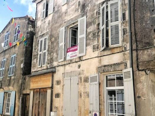 Maison à vendre 249 600 € 5 pièces 3 chambres 136,5 m² 184 m² de terrain Marans 17230