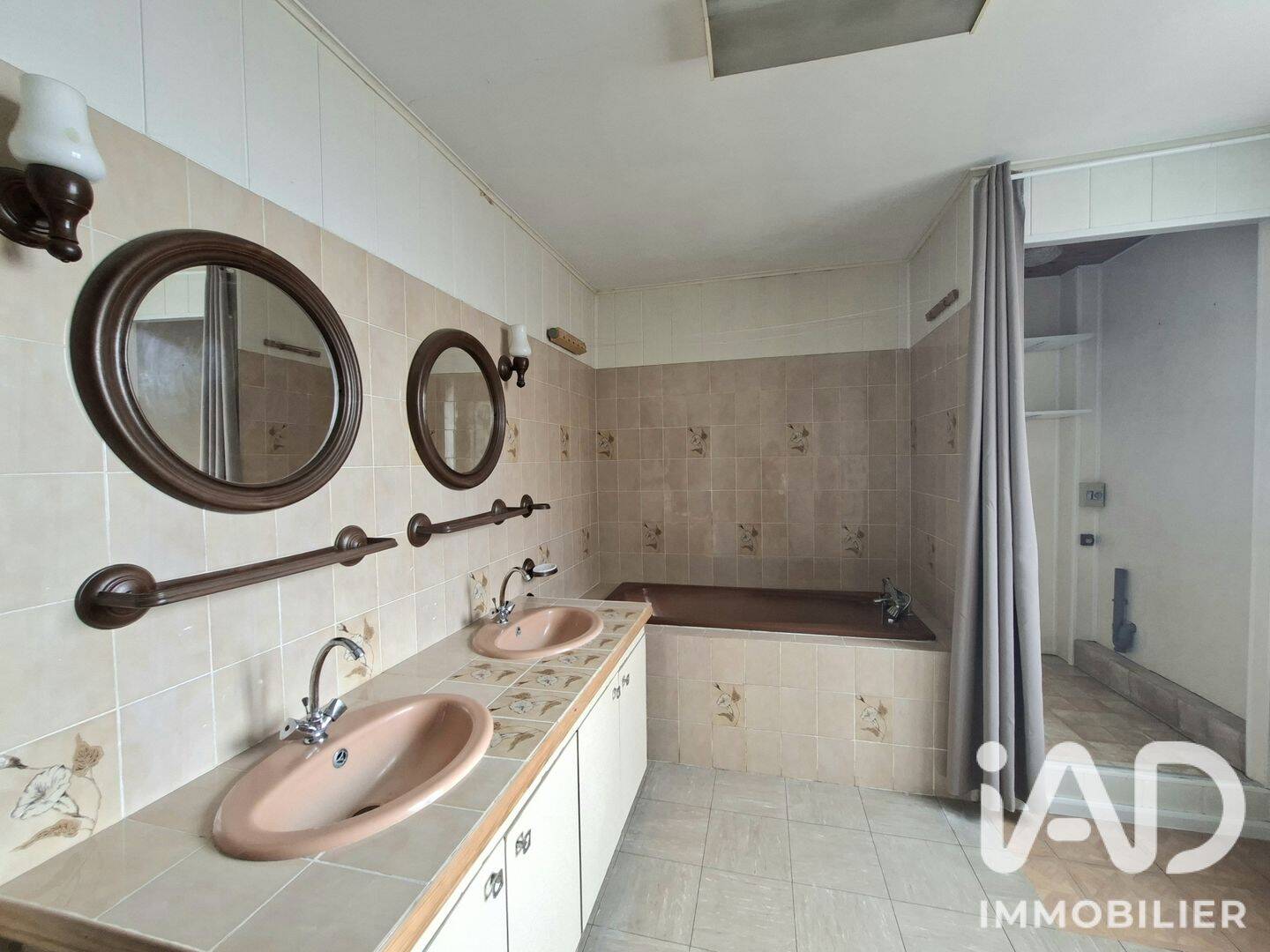 Maison 6 pièces 141 m² · à Lille · 141 m² · 230 000 €