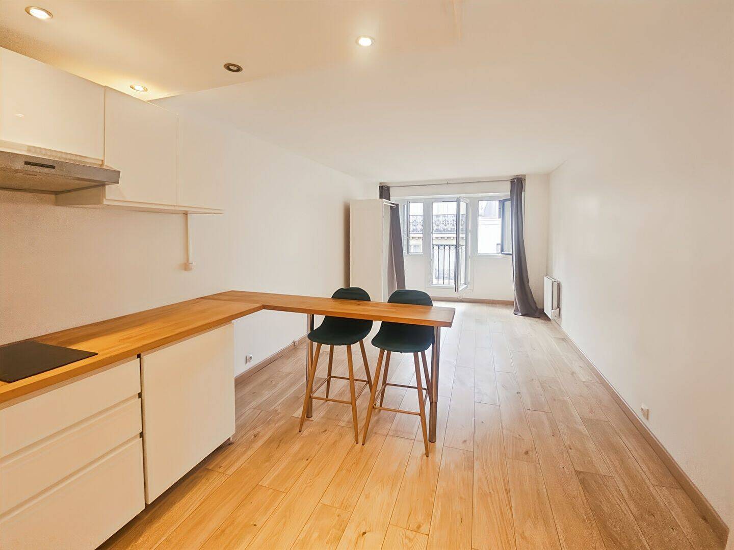 Appartement 1 pièce 26 m² · à Paris 18ème Arrondissement · 25,9 m² · 875 €