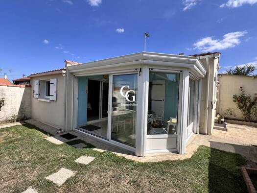 Maison de plain-pied à vendre 229 900 € 2 pièces 1 chambre 45 m² 334 m² de terrain Saint-Michel-Chef-Chef 44730