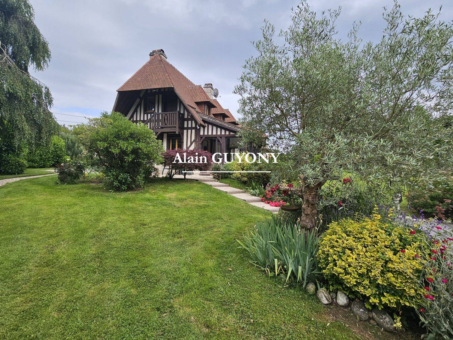 Maison 6 pièces 125 m² · à Pont-l'Évêque · 125 m² · 651 000 €