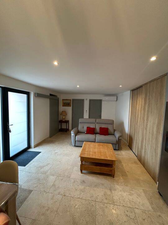Appartement 3 pièces 70 m² · à Villeneuve · 70 m² · 1 000 €
