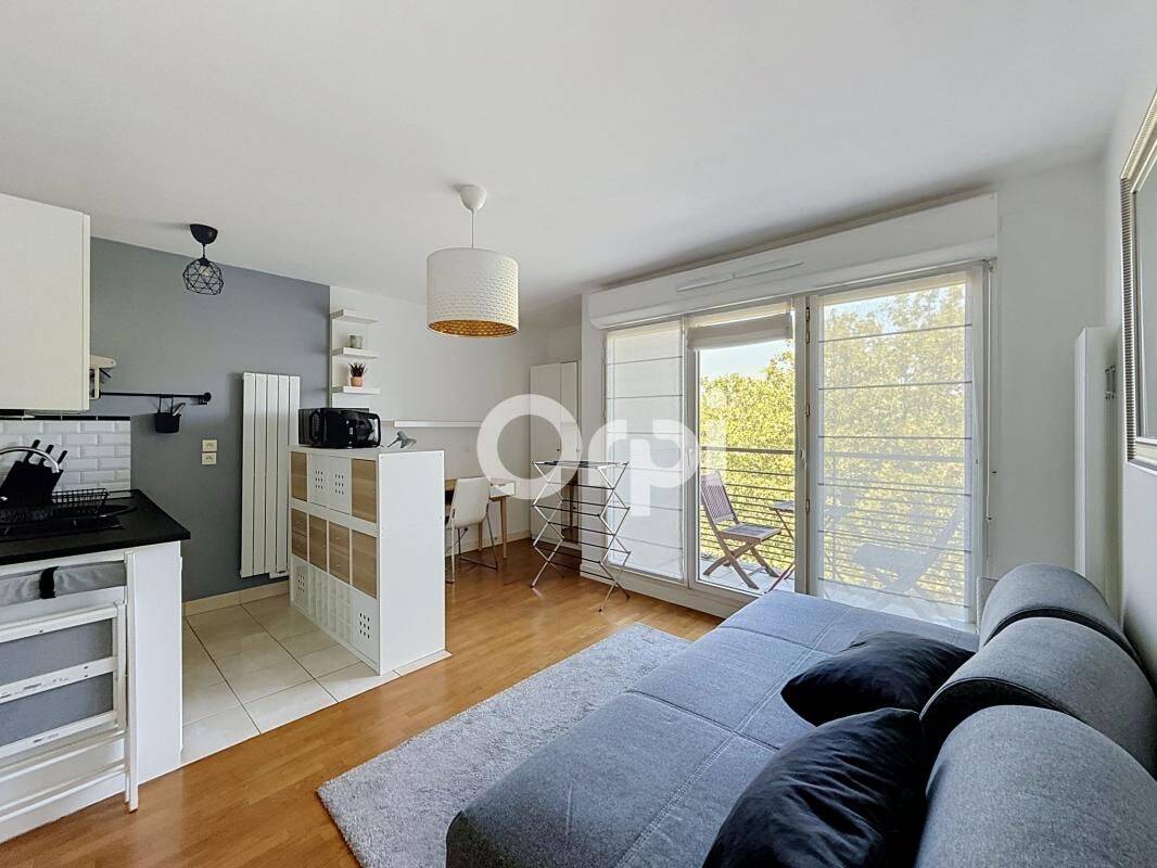 Appartement 1 pièce 25 m² · à Le Plessis-Robinson · 24,7 m² · 870 €