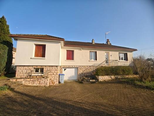 Maison de plain-pied à vendre 215 000 € 6 pièces 4 chambres 110 m² 1 340 m² de terrain Foucherans 39100