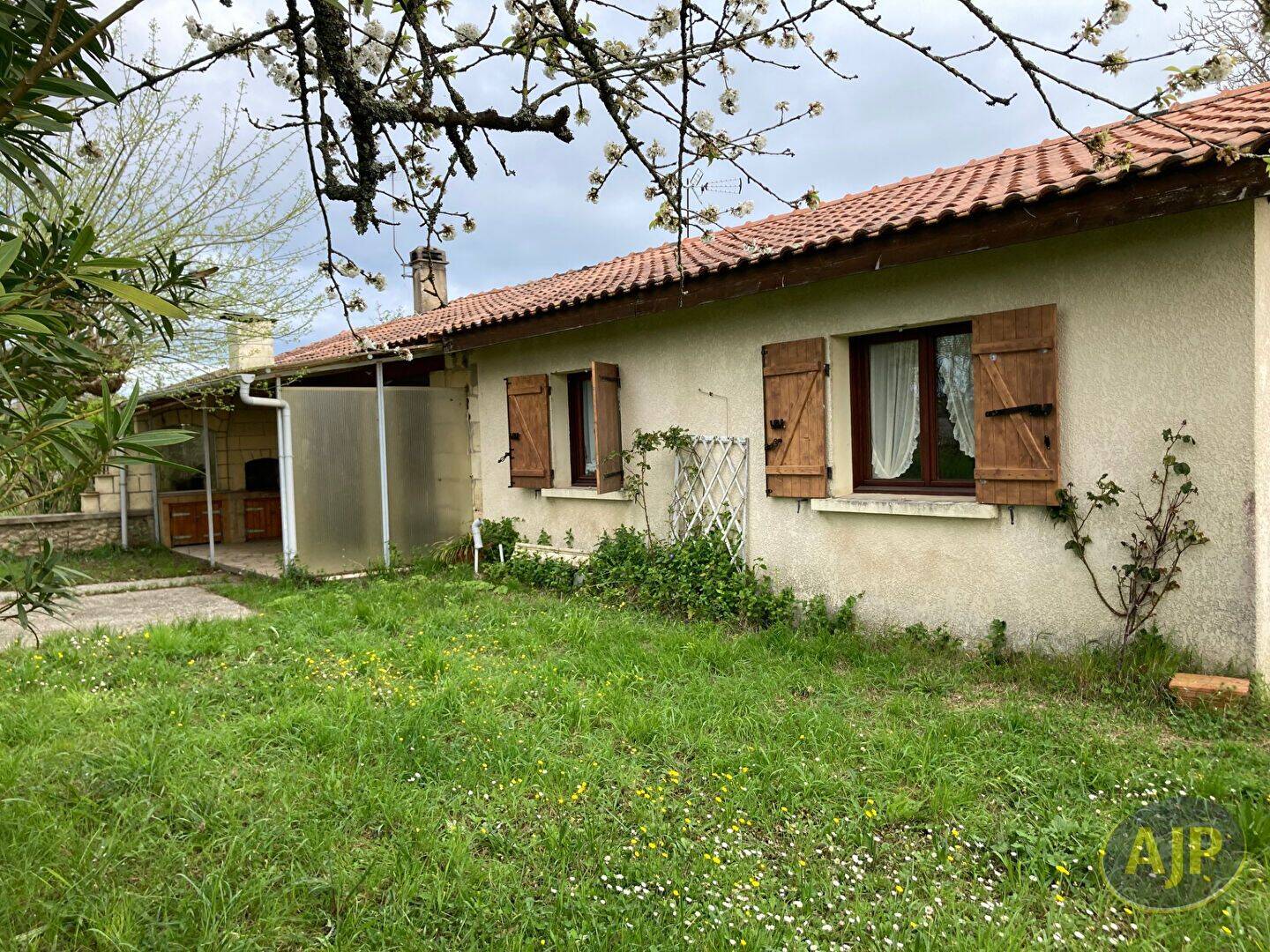 Maison 3 pièces 78 m² · à Saint-Estèphe · 77,7 m² · 182 000 €
