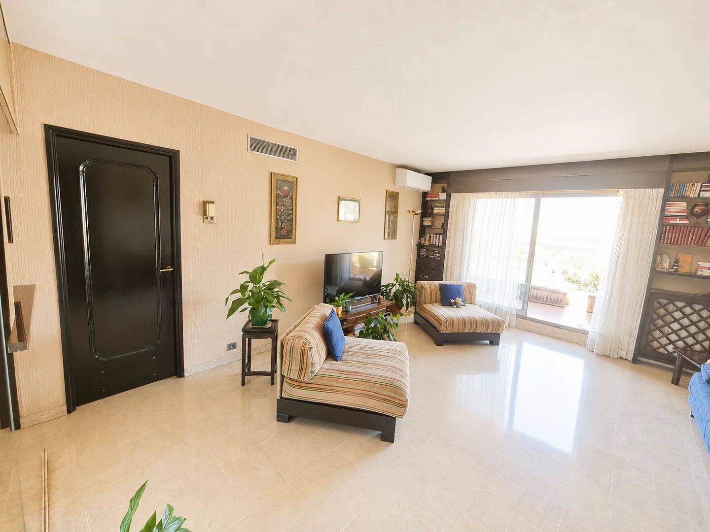 Appartement 2 pièces 57 m² · à Nice · 56,8 m² · 225 000 €