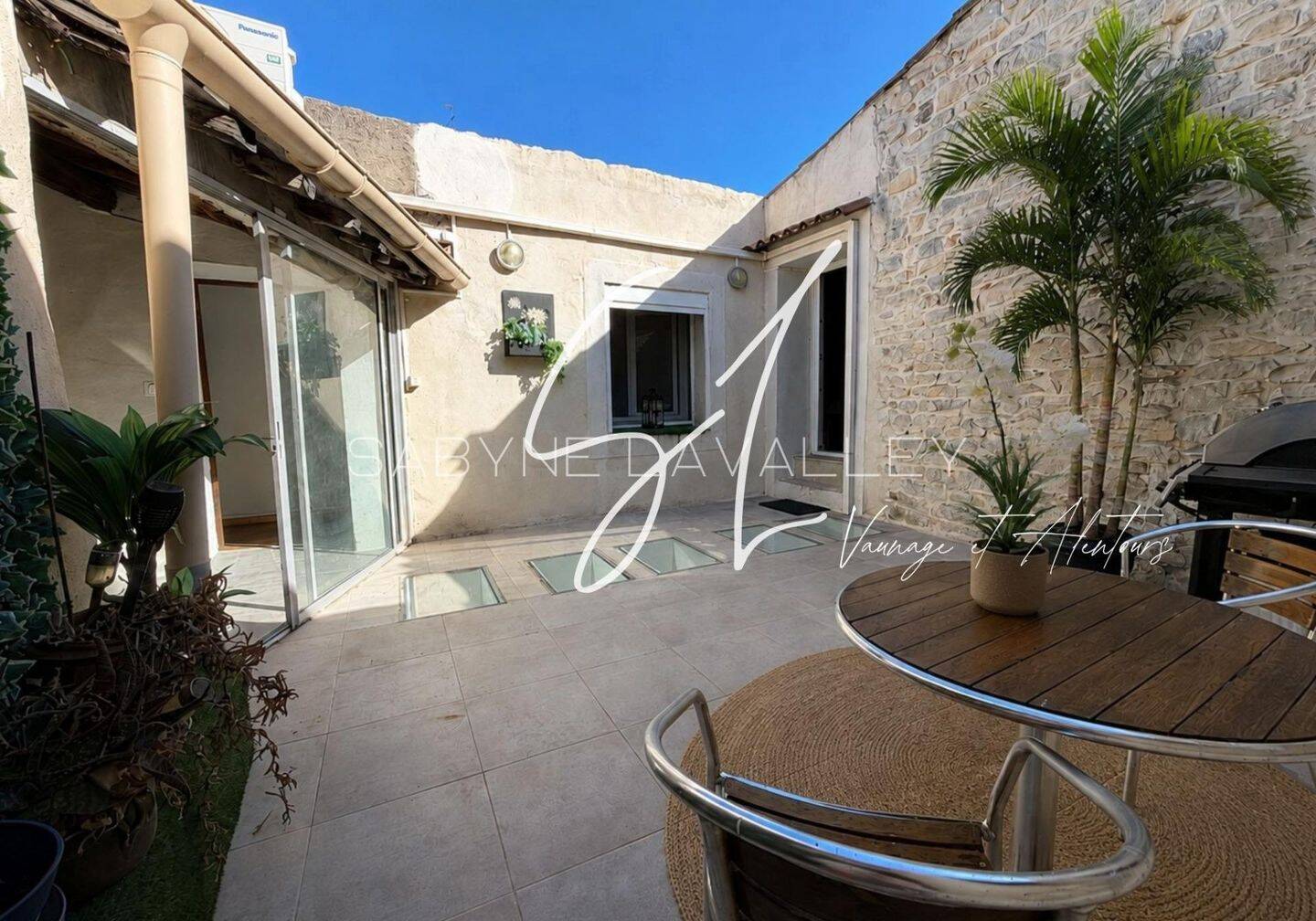 Maison 8 pièces 225 m² · à Clarensac · 225 m² · 399 000 €