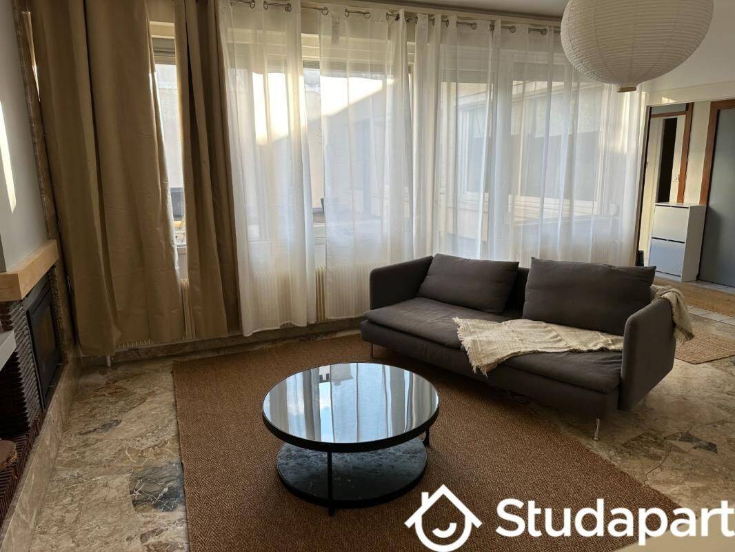 Appartement 4 pièces 96 m² · à Dijon · 96 m² · 950 €