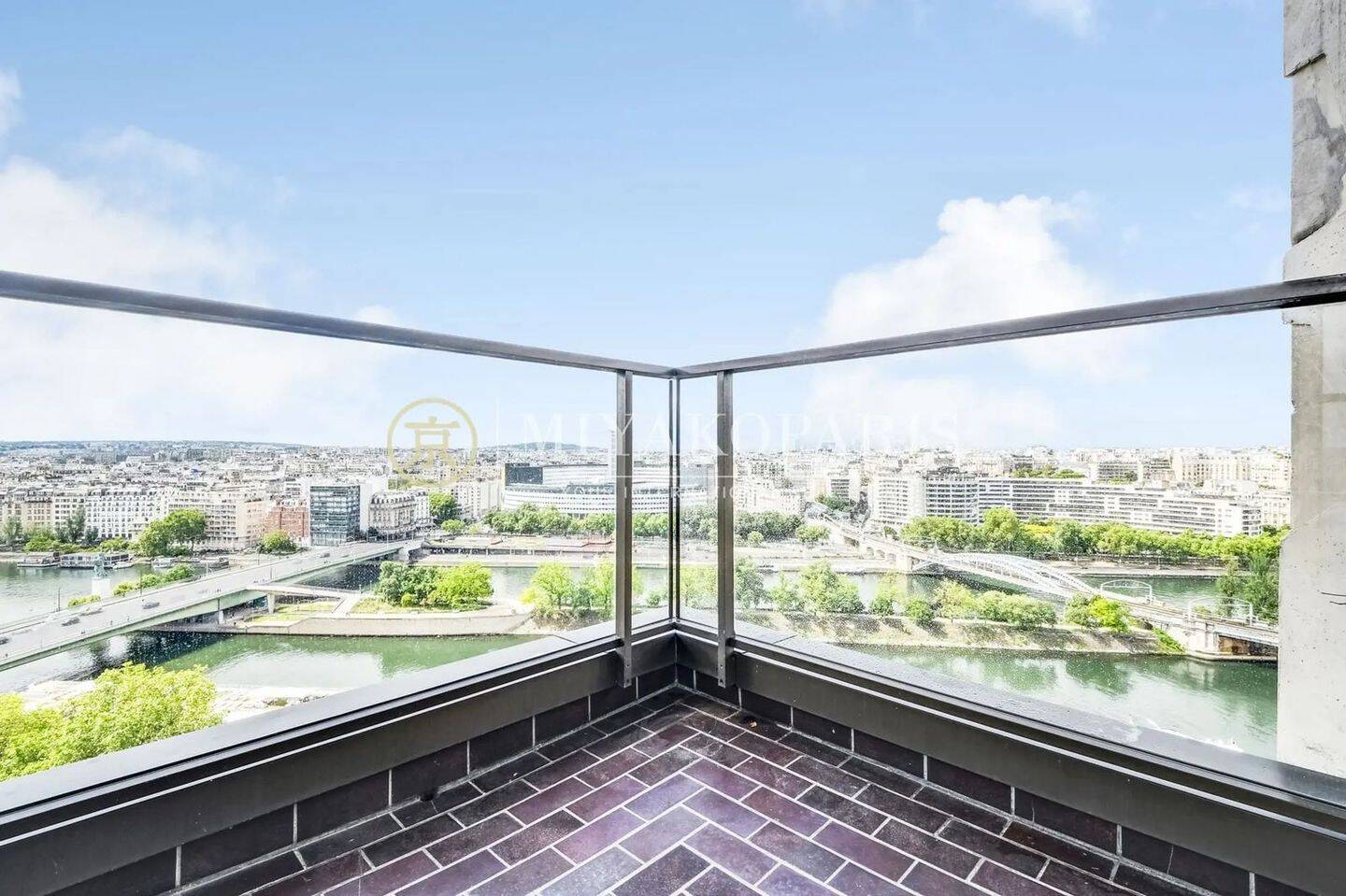 Appartement 4 pièces 108 m² · à Paris 15ème Arrondissement · 108 m² · 1 660 000 €