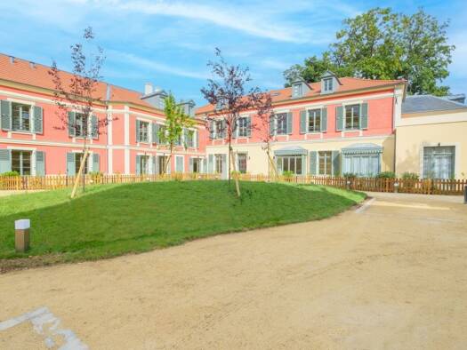 Appartement à vendre - Première occupation 727 209 € 3 pièces 2 chambres 68 m² RDC/1 Place Louis XIV Saint-Germain-en-Laye 78100