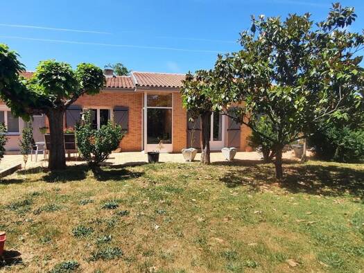 Maison de plain-pied à vendre 222 000 € 5 pièces 3 chambres 122 m² 2 415 m² de terrain Saint-Benoît-de-Carmaux 81400