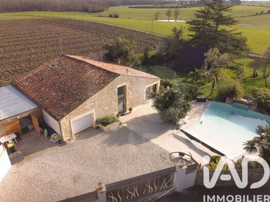 Maison à vendre 399 000 € 5 pièces 3 chambres 130 m² 2 124 m² de terrain Arces 17120