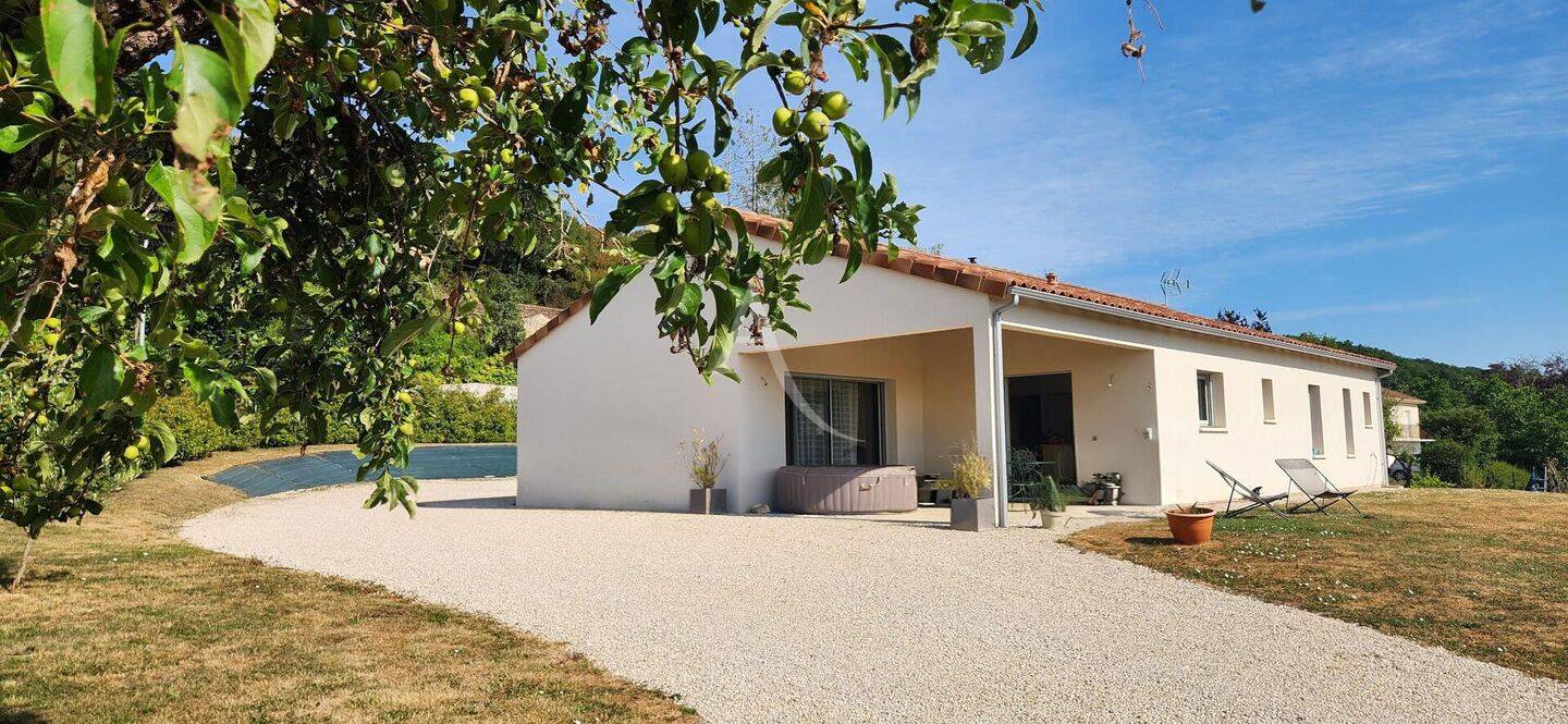 Maison 5 pièces 139 m² · à Iteuil · 139 m² · 309 000 €