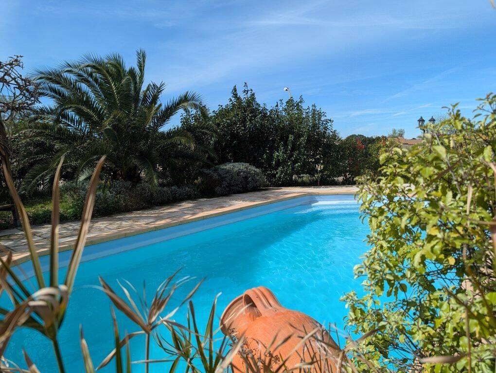 Maison 6 pièces 151 m² · à Aramon · 151 m² · 485 000 €