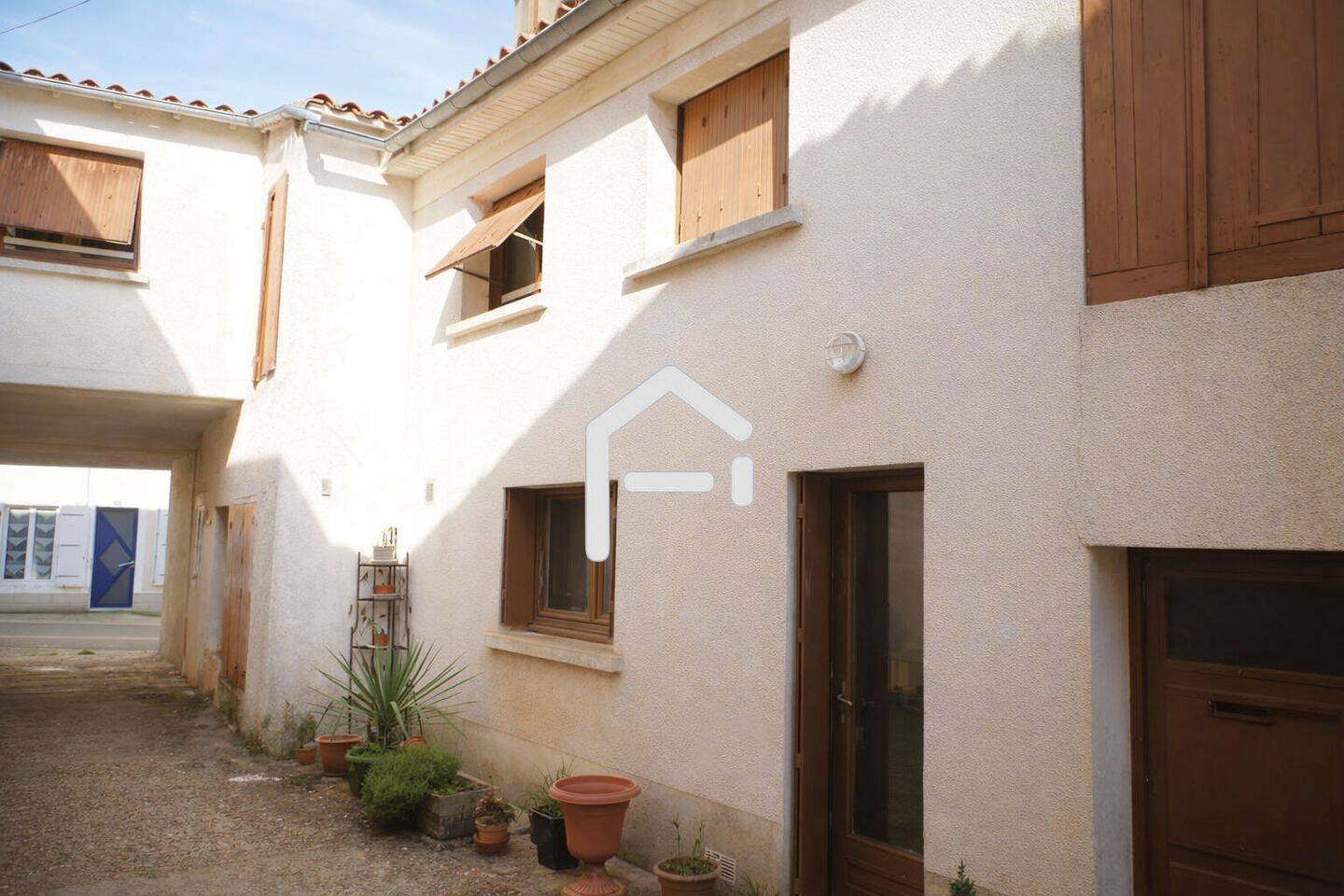 Maison 6 pièces 123 m² · à Lezay · 123 m² · 106 000 €
