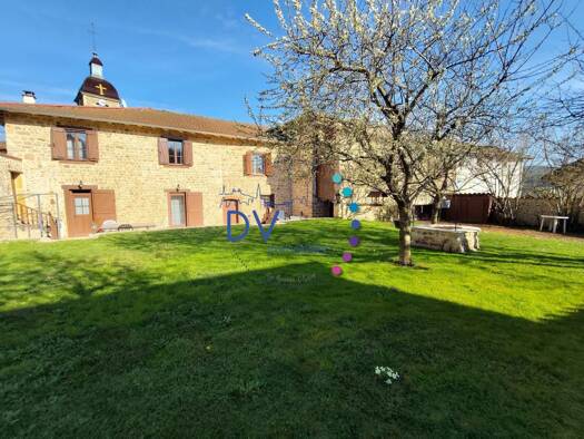 Maison à vendre 395 000 € 9 pièces 6 chambres 221 m² 773 m² de terrain Saint-Vincent-de-Reins 69240