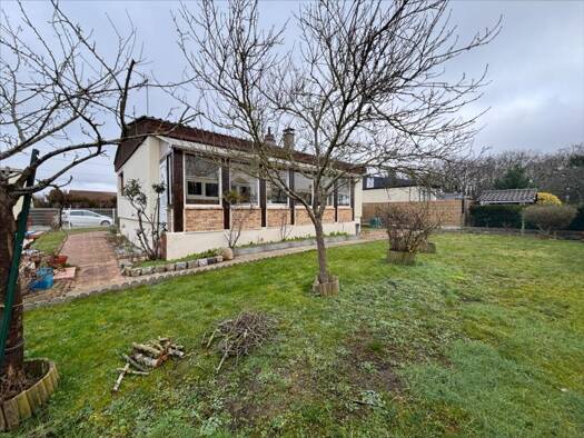 Maison de plain-pied à vendre 131 000 € 3 pièces 2 chambres 68 m² 519 m² de terrain Les Novales-Les Feugrais Saint-Aubin-lès-Elbeuf 76410