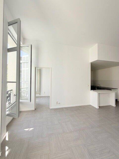 Appartement 2 pièces 61 m² · à Marseille 1er Arrondissement · 61 m² · 814 €
