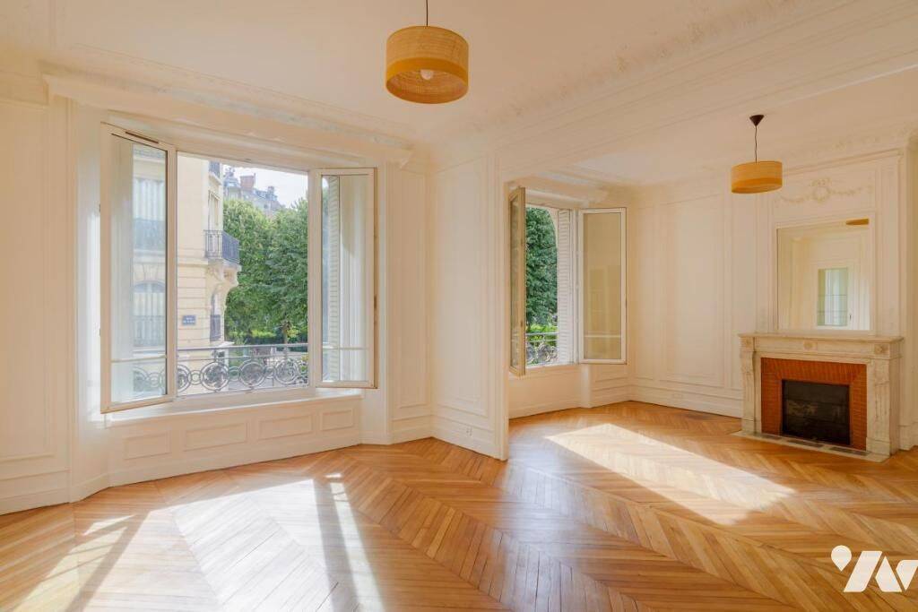Appartement 4 pièces 99 m² · à Paris 15ème Arrondissement · 98,9 m² · 1 310 000 €