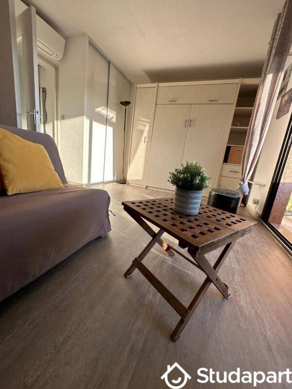 Appartement 1 pièce 28 m² · à Antibes · 28 m² · 800 €