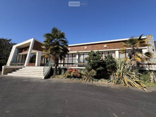 Maison à vendre 427 350 € 6 pièces 4 chambres 123 m² 3 984 m² de terrain Cholet 49300