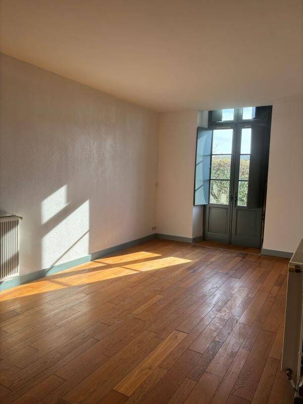 Appartement 3 pièces 72 m² · à Orthez · 72 m² · 700 €