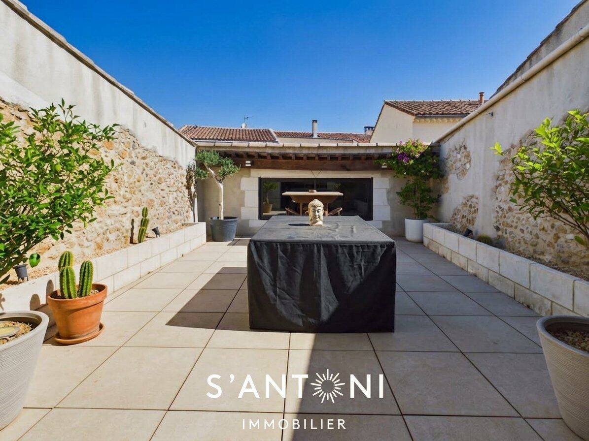 Maison 6 pièces 256 m² · à Saint-Geniès-de-Fontedit · 256 m² · 289 900 €