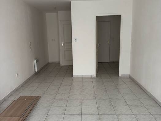 Appartement à louer 490 € 2 pièces 33 m² RDC/3 disponible dès maintenant Centre Hénin-Beaumont 62110