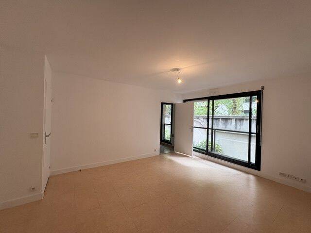 Appartement 2 pièces 47 m² · à Paris 18ème · 46,8 m² · 1 340 €/mois