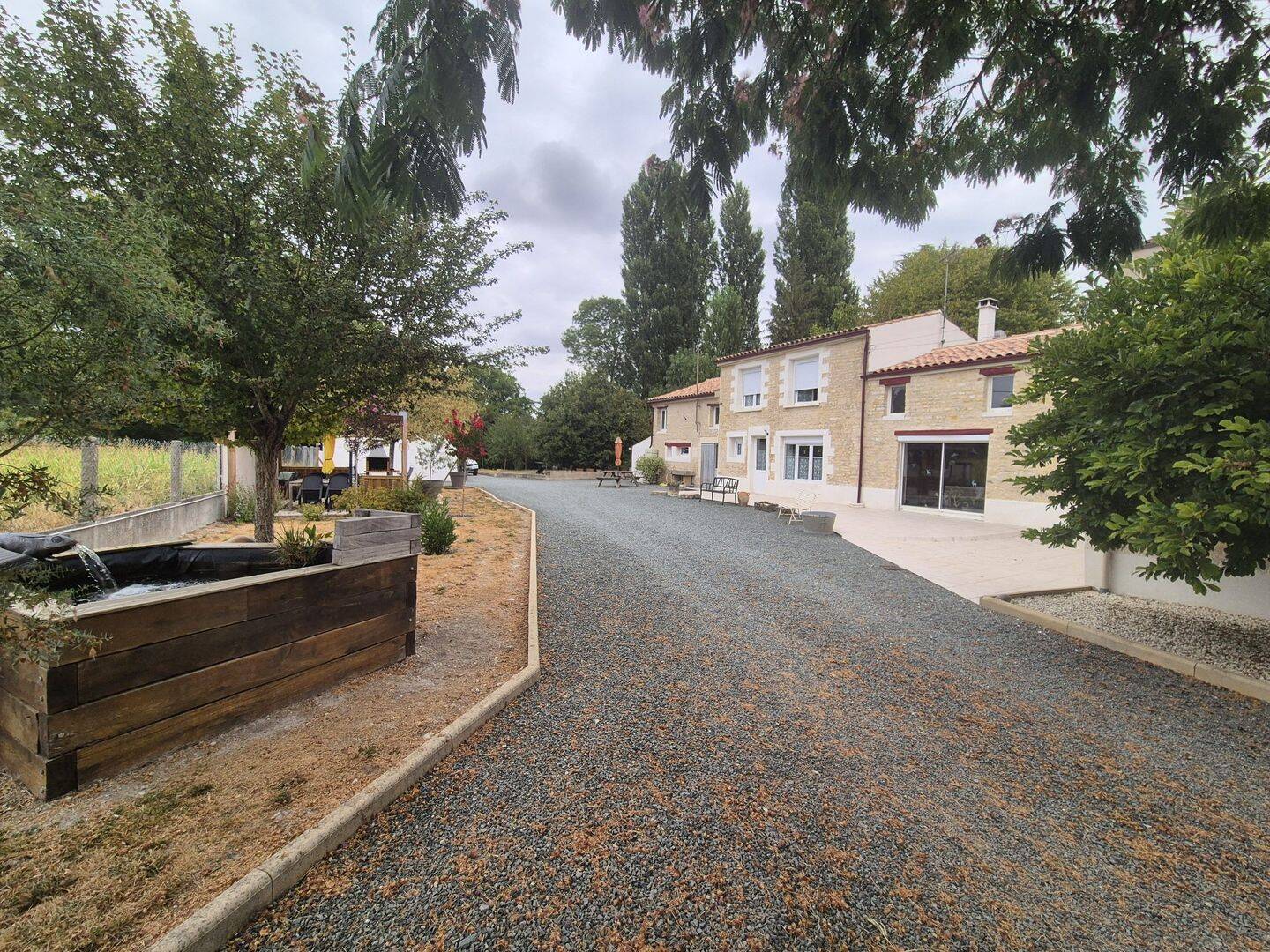 Maison 10 pièces 230 m² · à Mauzé-sur-le-Mignon · 230 m² · 320 000 €