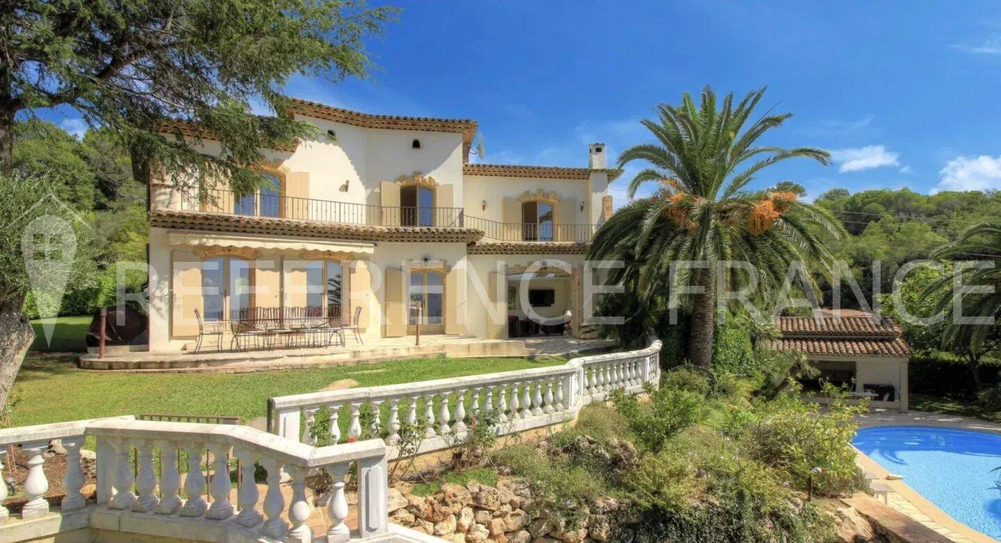Maison 6 pièces 300 m² · à Mougins · 300 m² · 8 600 €