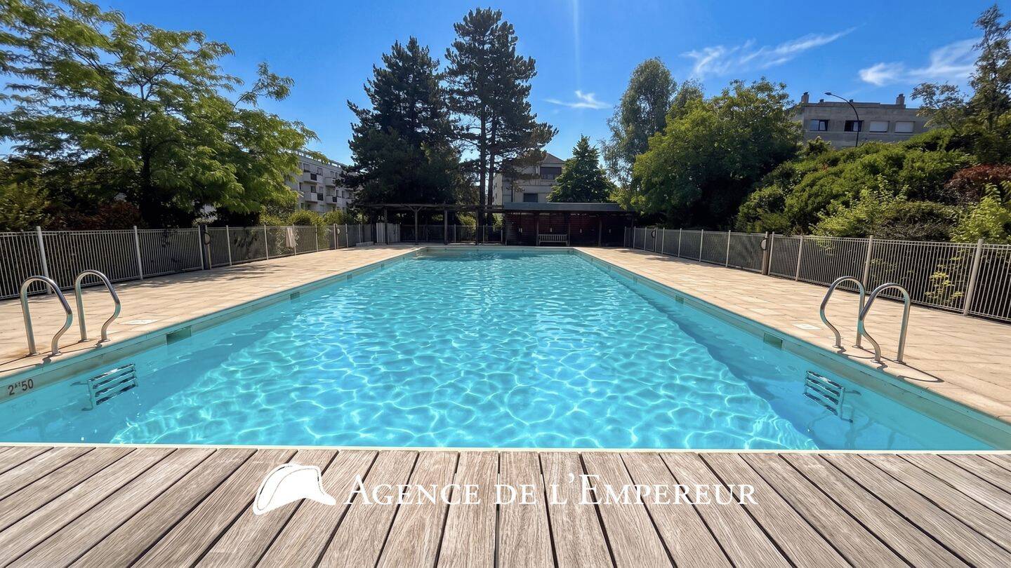 Appartement 2 pièces 48 m² · à Garches · 47,7 m² · 350 000 €