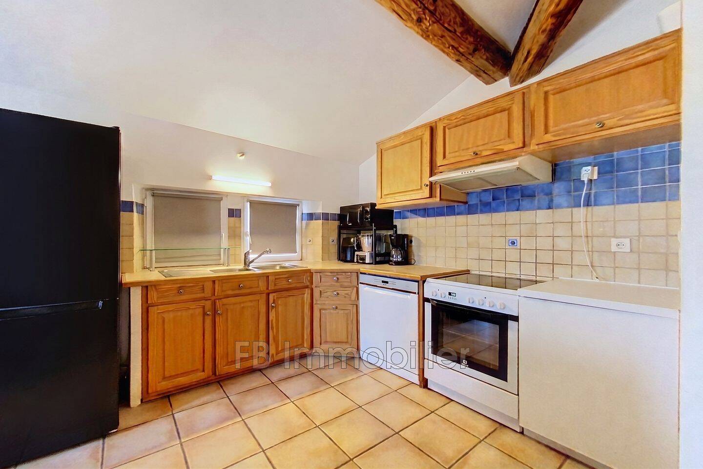 Appartement 4 pièces 95 m² · à Aureille · 95,1 m² · 1 000 €