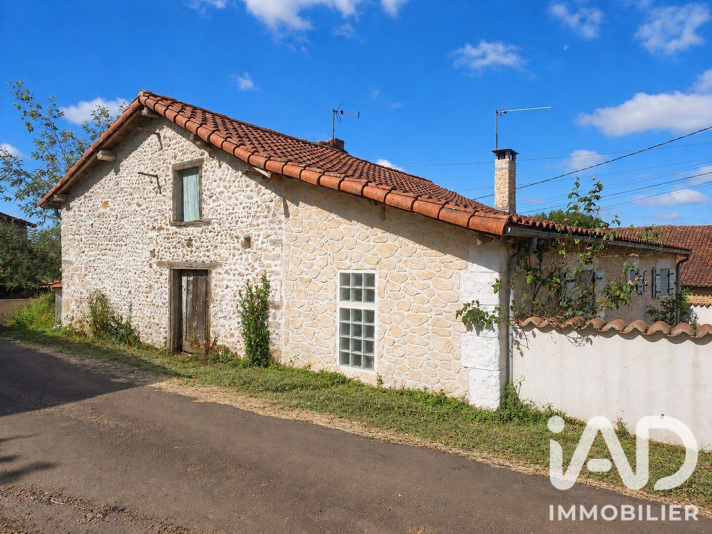 Maison 4 pièces 165 m² · à Alloue · 165 m² · 116 000 €