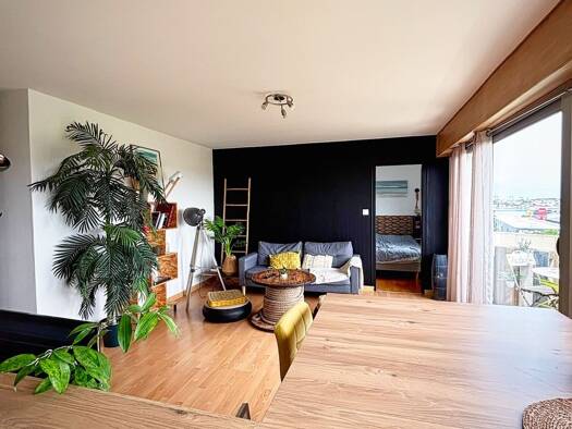 Appartement à louer 850 € 2 pièces 1 chambre 50 m² Étage 5/5 Puilboreau 17138