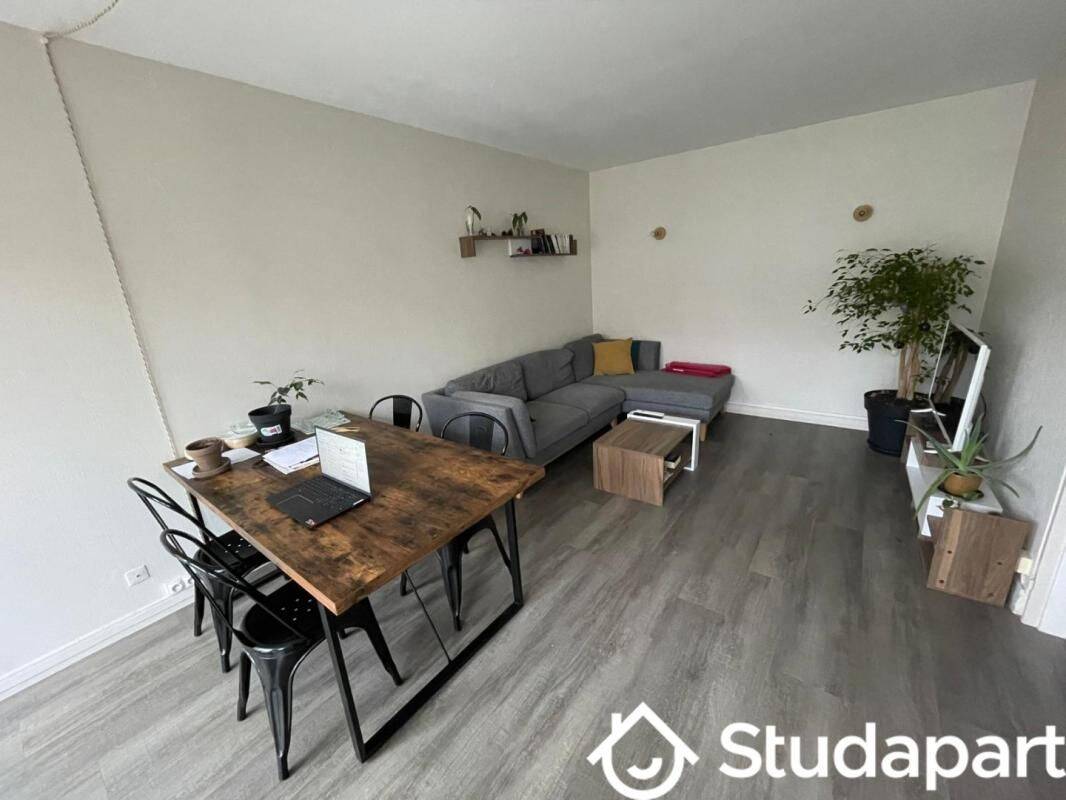 1 pièce 13 m² · à Rennes · 13 m² · 490 €
