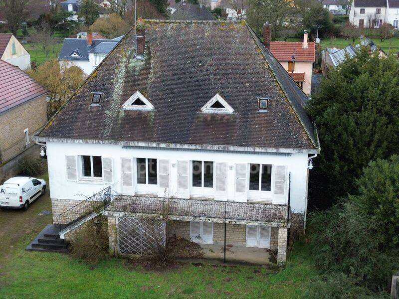 Maison 7 pièces 270 m² · à Pougues-les-Eaux · 270 m² · 149 500 €