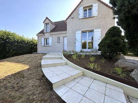 Maison à vendre 476 000 € 6 pièces 4 chambres 138 m² 810 m² de terrain Saint-Germain-lès-Corbeil 91250